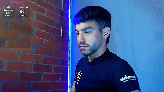 Snapshot of Leandro_valenzuela chatting on 12/23/25, 12:08 Leandro valenzuela online show from 12/23/25, 12:08