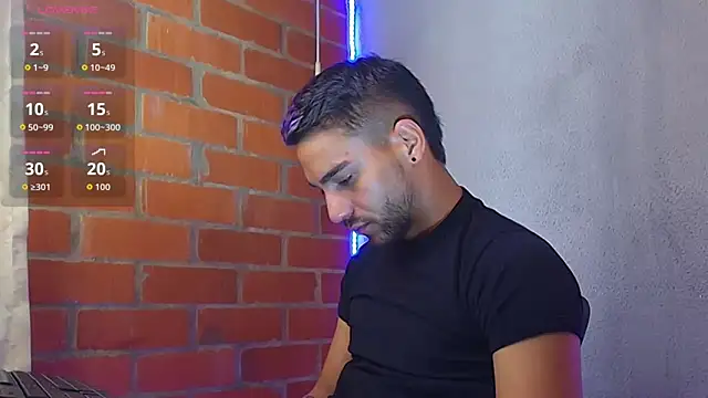 Snapshot of Leandro_valenzuela chatting on 02/14/26, 10:06 Leandro valenzuela online show from 02/14/26, 10:06