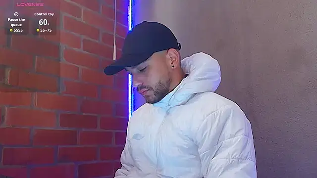 Snapshot of Leandro_valenzuela chatting on 02/20/26, 12:05 Leandro valenzuela online show from 02/20/26, 12:05