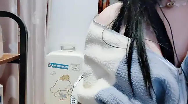 Snapshot of arena1357 chatting on 12/19/24, 05:29 arena1357 online show from 12/19/24, 05:29