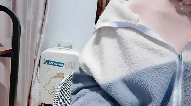 Snapshot of arena1357 chatting on 12/28/24, 03:15 arena1357 online show from 12/28/24, 03:15