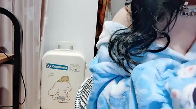 Snapshot of arena1357 chatting on 02/21/25, 01:44 arena1357 online show from 02/21/25, 01:44