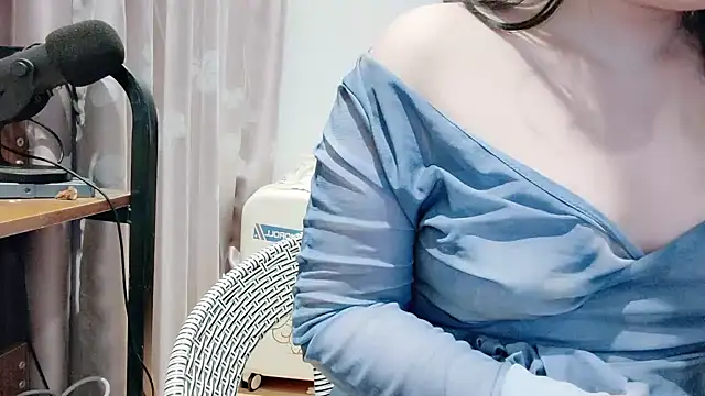 Snapshot of arena1357 chatting on 09/23/25, 03:48 arena1357 online show from 09/23/25, 03:48