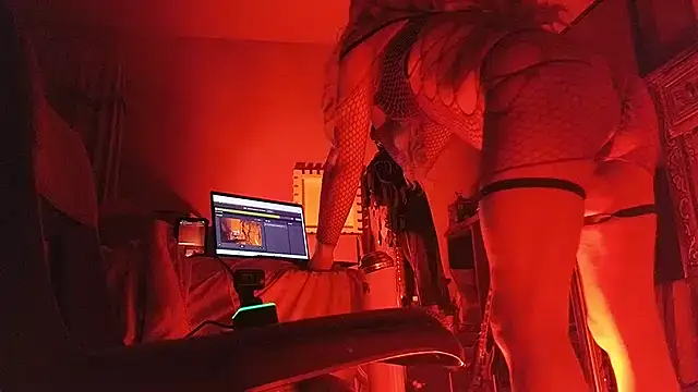 Sandrasaa online show from 11/30/25, 07:34