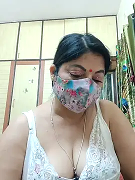Snapshot of Ratna-777 chatting on 03/10/25, 12:07 Ratna-777 online show from 03/10/25, 12:07