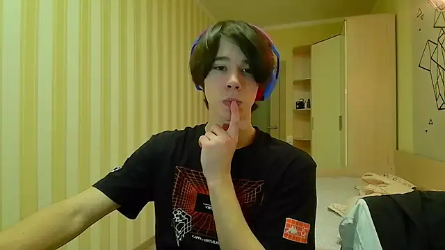 gayGamogey online show from 03/19/25, 07:06