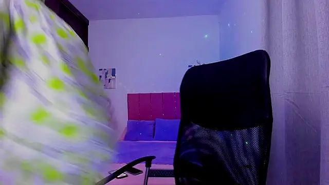 Charlee pink online show from 09/25/25, 11:25