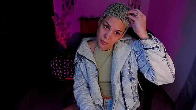 Charlee pink online show from 10/09/25, 03:04