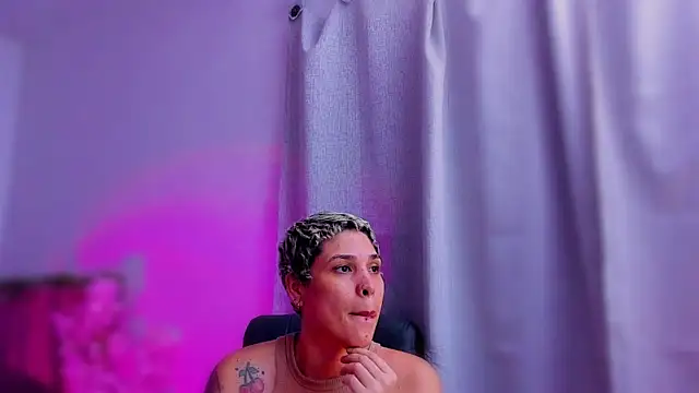 Charlee pink online show from 11/20/25, 03:39