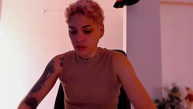 Charlee pink online show from 12/21/25, 07:43