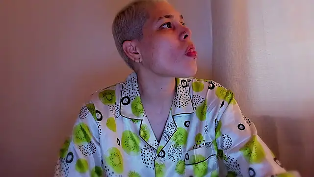 Charlee pink online show from 02/19/26, 04:14