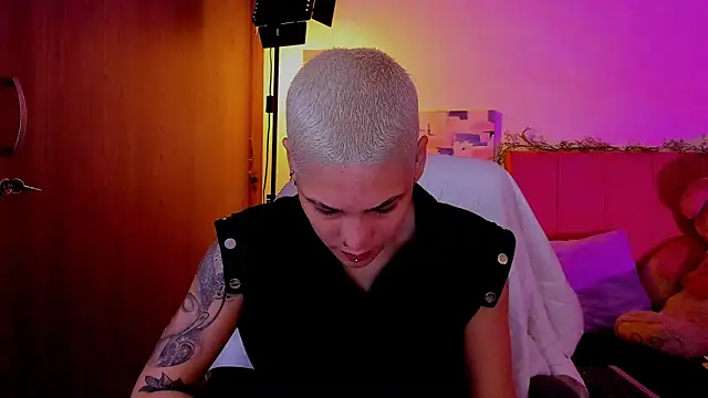 Charlee pink online show from 04/08/26, 05:57