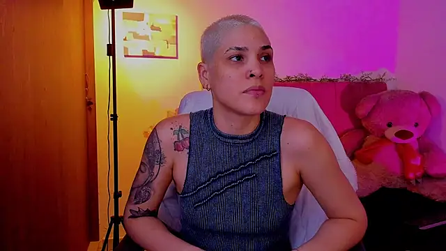 Charlee pink online show from 04/09/26, 06:02