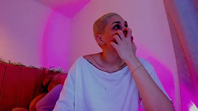 Charlee pink online show from 04/20/26, 04:37