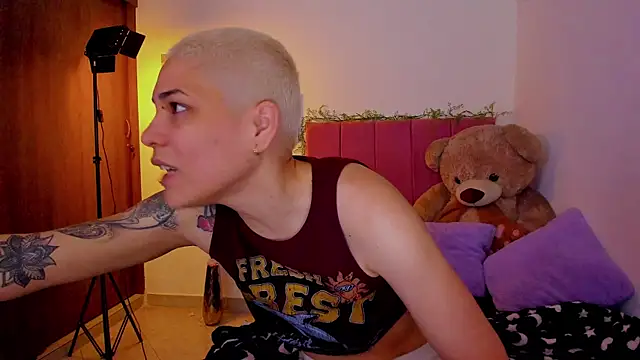 Charlee pink online show from 04/21/26, 07:28