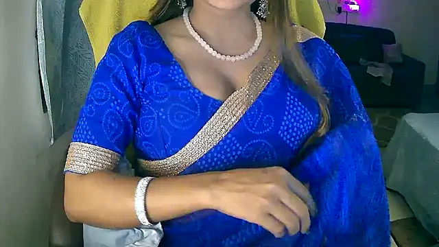 Snapshot of Cute-Tara chatting on 10/15/25, 05:57 Cute-Tara online show from 10/15/25, 05:57