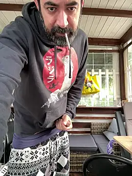 Snapshot of spermtronic chatting on 05/13/26, 05:38 spermtronic online show from 05/13/26, 05:38