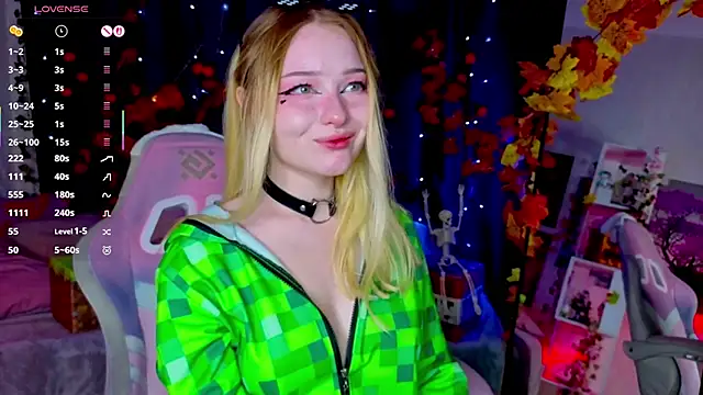 ElswythCovil online show from 10/29/25, 04:04