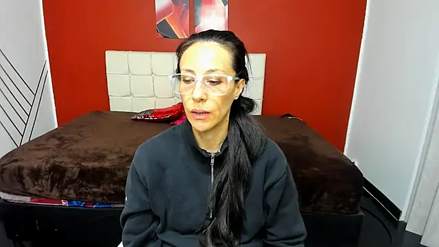 Abrillee1 online show from 12/19/24, 10:53