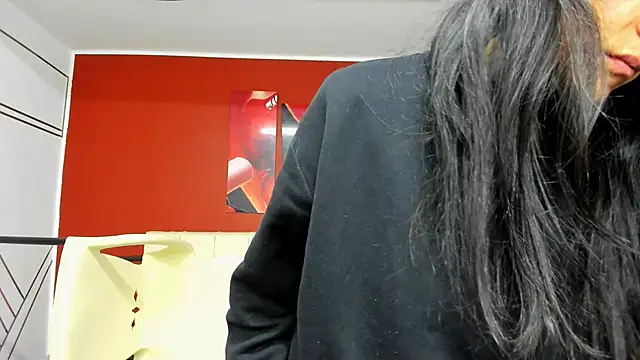 Abrillee1 online show from 12/24/24, 01:49