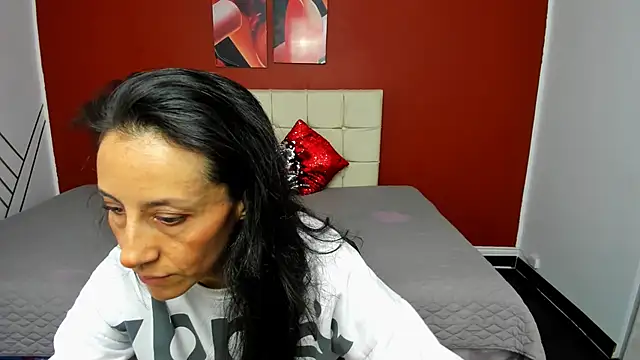 Abrillee1 online show from 02/25/25, 07:36