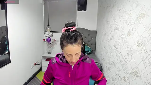 Abrillee1 online show from 03/21/25, 11:44