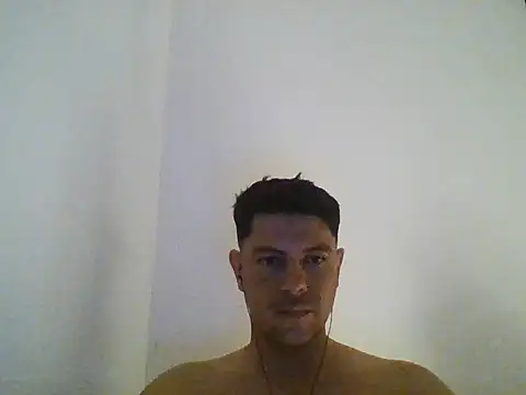 Snapshot of juiba1004 chatting on 09/15/25, 03:28 juiba1004 online show from 09/15/25, 03:28