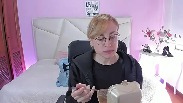 Snapshot of SammySanders chatting on 07/23/26, 12:47 SammySanders online show from 07/23/26, 12:47