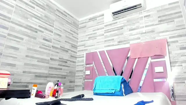 lola hornei online show from 03/08/25, 11:27