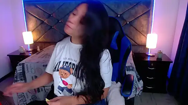 Julietacollins06 online show from 12/02/25, 01:17