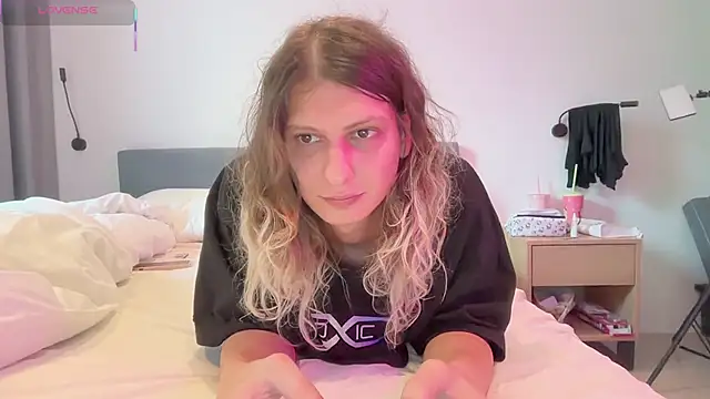 Alice Pinkhead online show from 11/17/25, 06:52