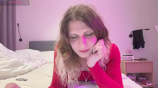 Alice Pinkhead online show from 11/18/25, 09:47