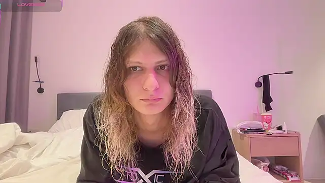 Alice Pinkhead online show from 11/21/25, 08:35