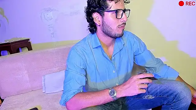 Nicholasrodrii online show from 12/20/24, 09:50