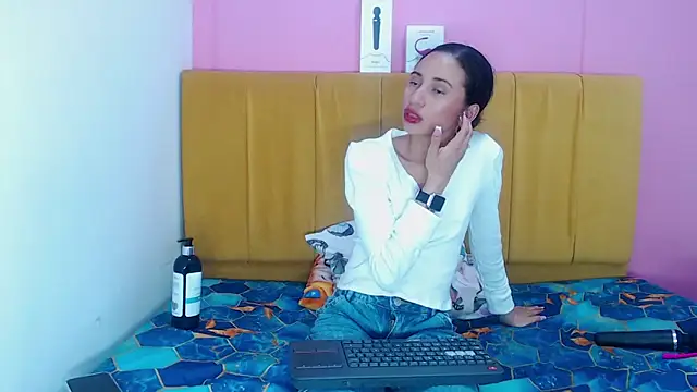 angelinabrookcm101 online show from 12/21/24, 05:14