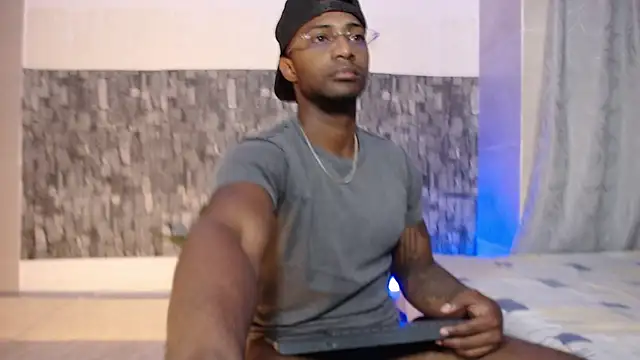 Snapshot of Joseephjackson chatting on 09/18/25, 12:51 Joseephjackson online show from 09/18/25, 12:51