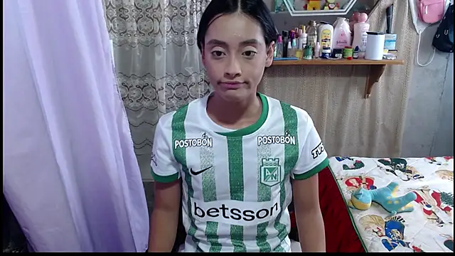 Lunawillis online show from 12/17/25, 06:58