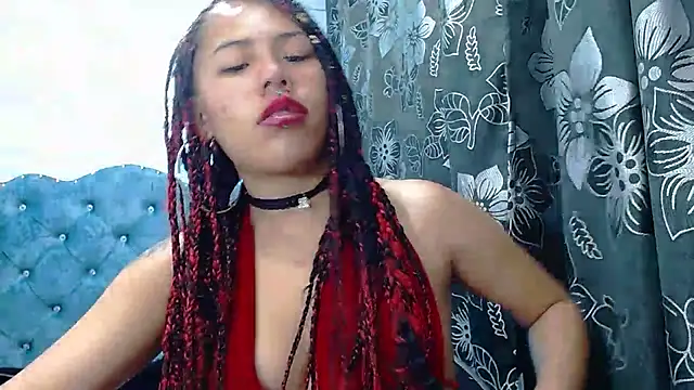 lily jamesx online show from 02/11/25, 06:44