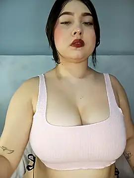 Snapshot of sofialopez1 chatting on 10/22/25, 07:24 sofialopez1 online show from 10/22/25, 07:24
