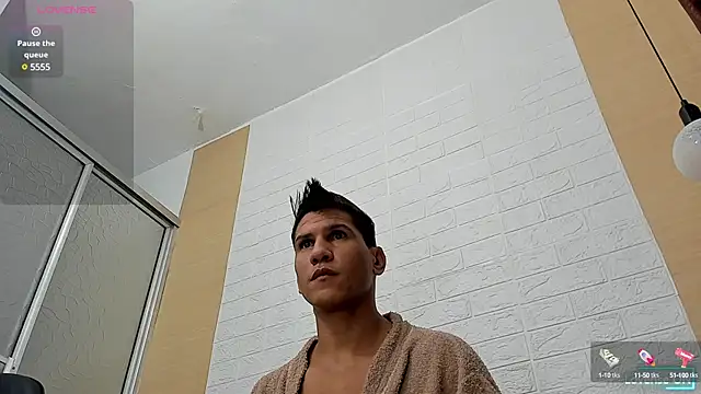 Snapshot of nakedfoam1 chatting on 02/23/25, 01:46 nakedfoam1 online show from 02/23/25, 01:46