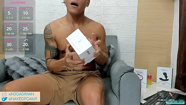 Snapshot of nakedfoam1 chatting on 02/28/25, 02:09 nakedfoam1 online show from 02/28/25, 02:09