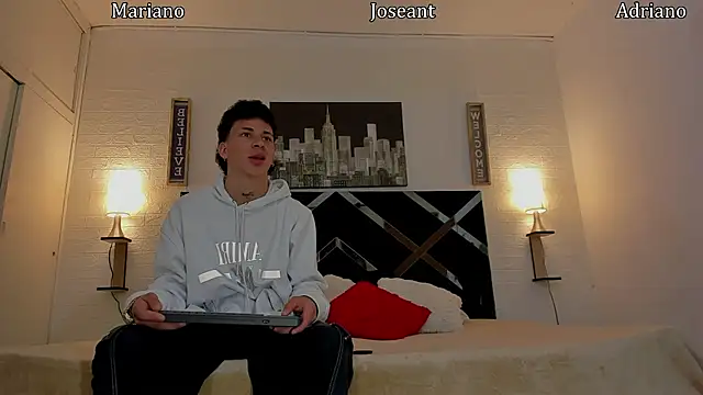 Snapshot of nakedfoam1 chatting on 09/09/25, 03:28 nakedfoam1 online show from 09/09/25, 03:28