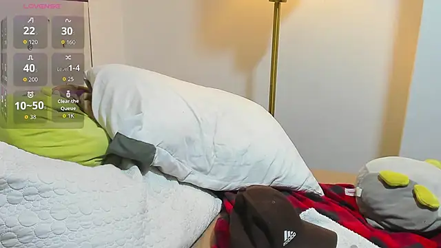 nakedfoam1 online show from 04/11/26, 01:21