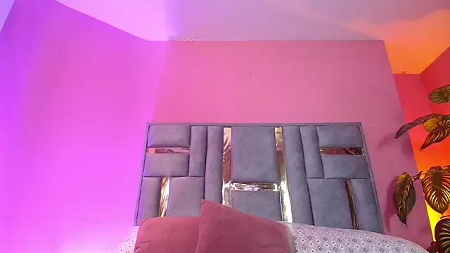 Snapshot of Bianca_ks chatting on 03/08/25, 06:32 Bianca ks online show from 03/08/25, 06:32