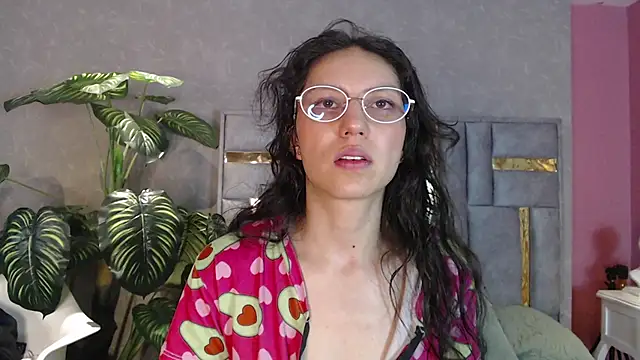 Snapshot of Bianca_ks chatting on 09/20/25, 02:12 Bianca ks online show from 09/20/25, 02:12