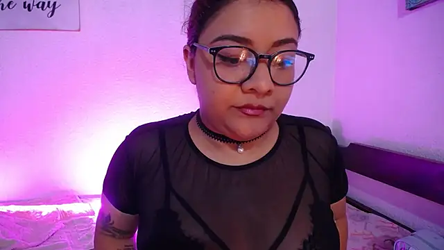 Snapshot of MeghanBurn chatting on 07/16/26, 04:57 MeghanBurn online show from 07/16/26, 04:57