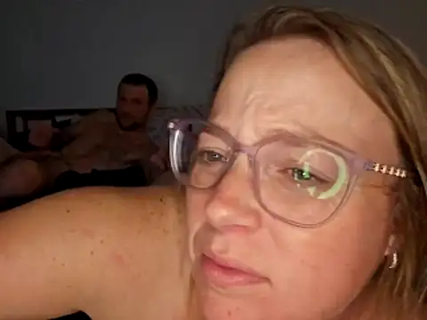 Snapshot of MrandMrsPooks chatting on 11/14/25, 07:18 MrandMrsPooks online show from 11/14/25, 07:18