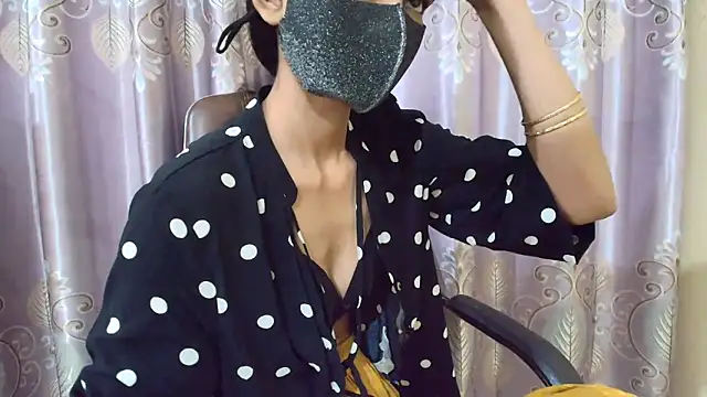 Srabontii online show from 09/28/25, 10:04