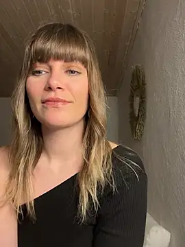 Milla  one online show from 02/13/25, 04:39