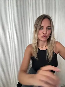 Snapshot of Milla__one chatting on 06/01/26, 08:27 Milla one online show from 06/01/26, 08:27
